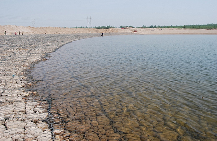 河道雷诺护垫护底