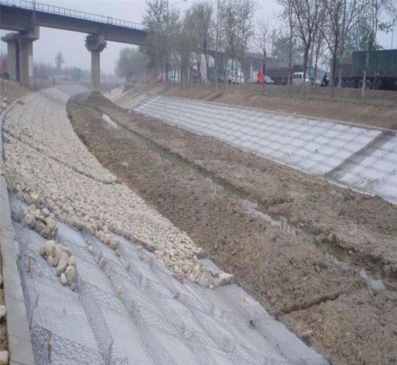 雷诺护垫护坡